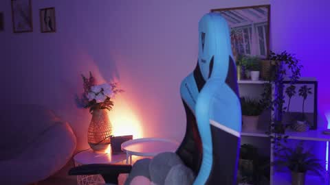 little girl who is always rightLisa online show from December 7, 2024, 2:42 am