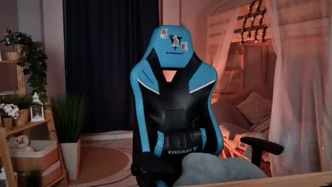 little girl who is always rightLisa online show from April 2, 2026, 1:14 am