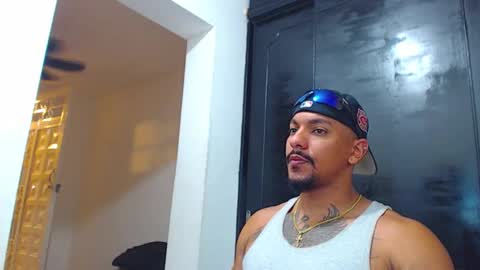 Snapshot of wesleyrogger chatting on October 19, 2025, 10:32 pm Wesley Rogger online show from October 19, 2025, 10:32 pm