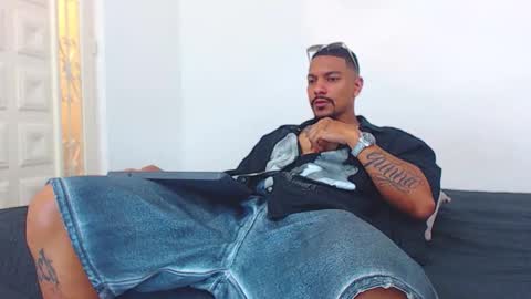 Snapshot of wesleyrogger chatting on October 26, 2025, 5:19 pm Wesley Rogger online show from October 26, 2025, 5:19 pm