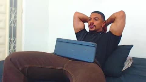 Snapshot of wesleyrogger chatting on October 27, 2025, 9:52 pm Wesley Rogger online show from October 27, 2025, 9:52 pm