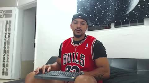 Snapshot of wesleyrogger chatting on October 29, 2025, 12:35 am Wesley Rogger online show from October 29, 2025, 12:35 am