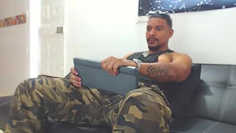 Snapshot of wesleyrogger chatting on October 29, 2025, 8:54 pm Wesley Rogger online show from October 29, 2025, 8:54 pm