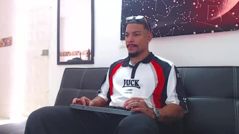 Snapshot of wesleyrogger chatting on November 1, 2025, 6:21 pm Wesley Rogger online show from November 1, 2025, 6:21 pm