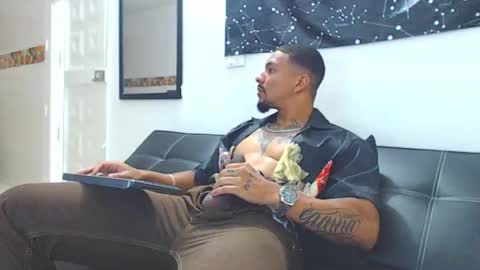 Snapshot of wesleyrogger chatting on November 5, 2025, 10:21 pm Wesley Rogger online show from November 5, 2025, 10:21 pm