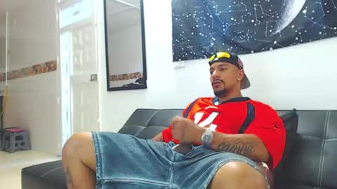 Snapshot of wesleyrogger chatting on November 6, 2025, 10:21 pm Wesley Rogger online show from November 6, 2025, 10:21 pm