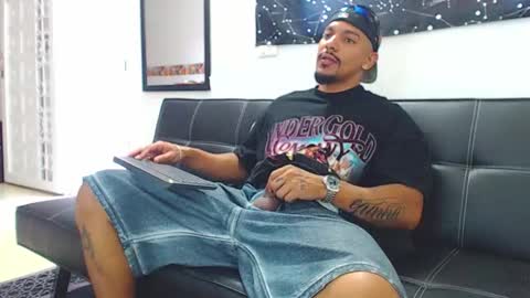 Snapshot of wesleyrogger chatting on November 8, 2025, 9:57 pm Wesley Rogger online show from November 8, 2025, 9:57 pm