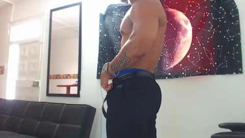 Snapshot of wesleyrogger chatting on November 15, 2025, 4:58 pm Wesley Rogger online show from November 15, 2025, 4:58 pm