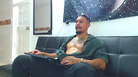 Snapshot of wesleyrogger chatting on December 1, 2025, 8:47 pm Wesley Rogger online show from December 1, 2025, 8:47 pm