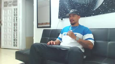 Snapshot of wesleyrogger chatting on December 3, 2025, 12:07 am Wesley Rogger online show from December 3, 2025, 12:07 am