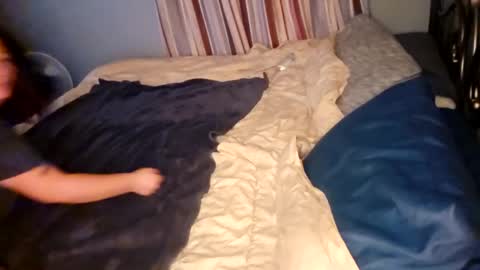 westend563 online show from September 25, 2025, 3:10 am