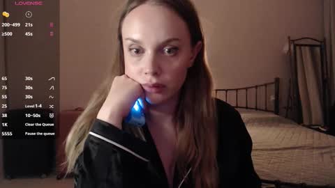 Lana online show from September 14, 2025, 6:40 pm