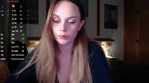 Lana online show from October 13, 2025, 5:46 pm