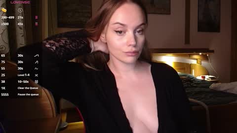 Lana online show from December 3, 2025, 8:29 pm