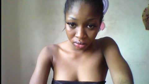 Snapshot of wet_pussy200 chatting on October 12, 2025, 8:24 am Bella online show from October 12, 2025, 8:24 am