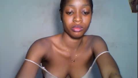 Snapshot of wet_pussy200 chatting on October 25, 2025, 8:03 pm Bella online show from October 25, 2025, 8:03 pm