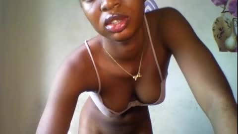 Snapshot of wet_pussy200 chatting on October 26, 2025, 8:09 am Bella online show from October 26, 2025, 8:09 am