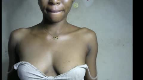 Snapshot of wet_pussy200 chatting on November 26, 2025, 9:05 pm Bella online show from November 26, 2025, 9:05 pm