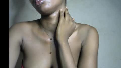 Snapshot of wet_pussy200 chatting on January 9, 2026, 7:59 pm Bella online show from January 9, 2026, 7:59 pm