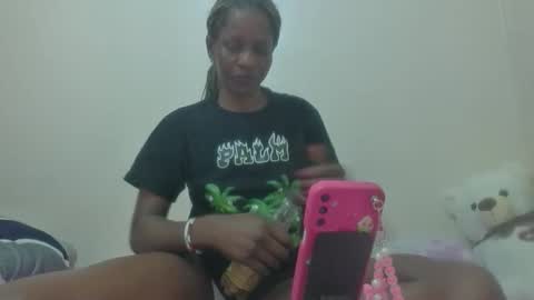 Snapshot of wetberry20 chatting on December 4, 2025, 11:24 pm wetberry20 online show from December 4, 2025, 11:24 pm