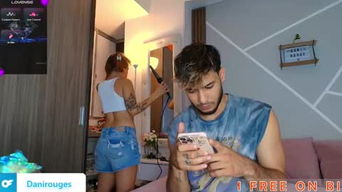 Mia and Dylan online show from December 5, 2025, 1:14 am