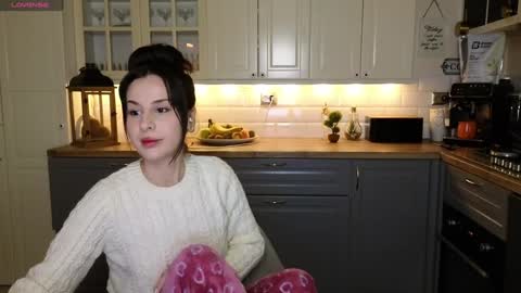 Snapshot of whats_her_name chatting on January 13, 2025, 7:11 am Victoria Maria online show from January 13, 2025, 7:11 am