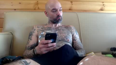 whiskerbiscuit_69 online show from December 25, 2024, 6:09 pm