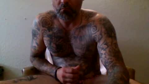 whiskerbiscuit_69 online show from October 5, 2025, 3:21 pm