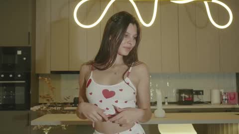 Naomi online show from October 28, 2025, 2:15 am