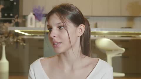 Naomi online show from November 9, 2025, 2:10 am