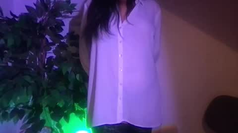 Mel online show from October 28, 2025, 9:39 pm