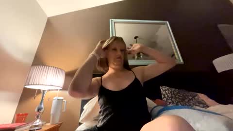 Snapshot of whisperlace chatting on October 4, 2025, 6:22 am Whisper online show from October 4, 2025, 6:22 am