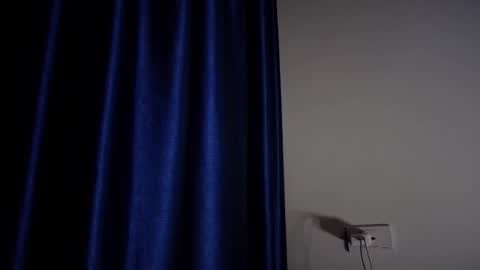 whispero_o online show from November 24, 2025, 4:29 pm