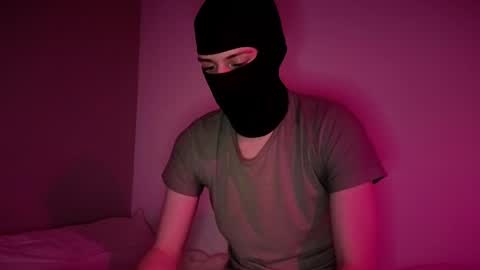 whispero_o online show from May 9, 2026, 10:37 pm