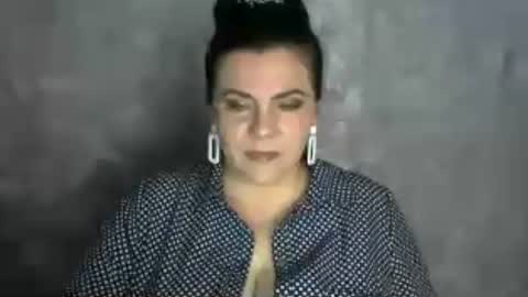 white__queen_ online show from June 17, 2026, 7:11 am