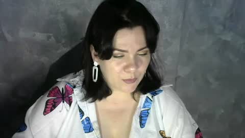 white__queen_ online show from July 13, 2026, 7:00 am