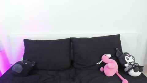 Snapshot of white_do11 chatting on September 21, 2025, 1:18 am Bella online show from September 21, 2025, 1:18 am