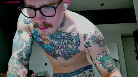 Max online show from October 2, 2025, 2:40 am