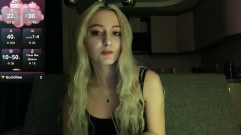 Lina online show from October 18, 2025, 6:52 pm