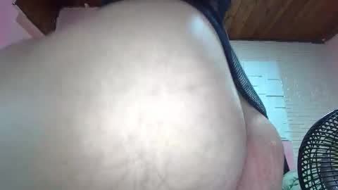 Snapshot of white_sexy_ chatting on January 8, 2025, 12:26 pm white_sexy_ online show from January 8, 2025, 12:26 pm