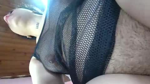 Snapshot of white_sexy_ chatting on January 16, 2025, 9:37 am white_sexy_ online show from January 16, 2025, 9:37 am