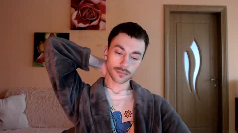 Tom online show from April 1, 2026, 8:48 am