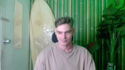 Snapshot of whiteboyinasia chatting on November 9, 2025, 10:57 am Christian online show from November 9, 2025, 10:57 am