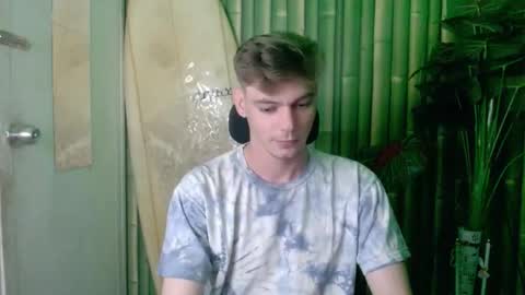 Snapshot of whiteboyinasia chatting on November 10, 2025, 10:14 am Christian online show from November 10, 2025, 10:14 am