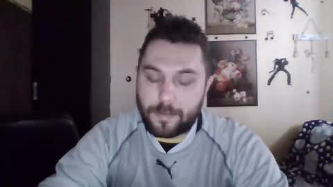 whiteboyjulius online show from December 3, 2024, 12:27 pm