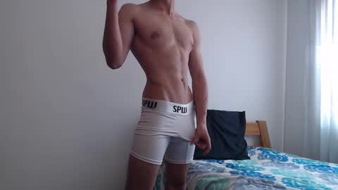 Whiteboymask online show from September 30, 2025, 7:19 pm