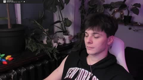 Gus online show from January 7, 2025, 7:28 pm