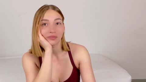 Snapshot of whitesun_01 chatting on April 21, 2026, 12:11 pm WhiteSun online show from April 21, 2026, 12:11 pm