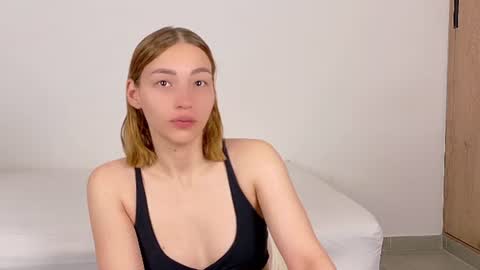 Snapshot of whitesun_01 chatting on June 13, 2026, 1:42 pm WhiteSun online show from June 13, 2026, 1:42 pm