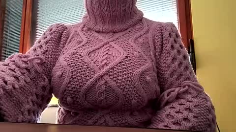 whitesweater online show from March 7, 2025, 7:19 am